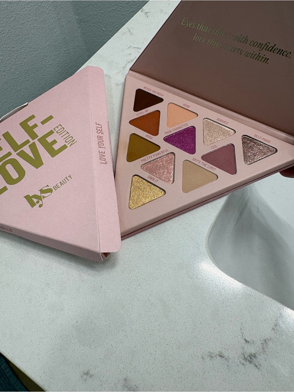 LYS Eyeshadow Palette - 🆕